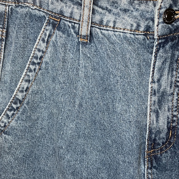 Modern 80s Fit Jeans 9 - Picture 15 of 16